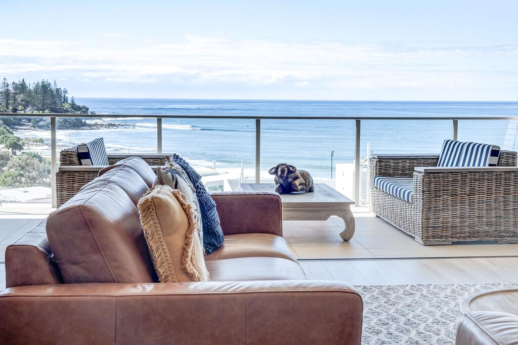 Luxury Kings Beach PenthouseLarge Outdoor Balcony, Ocean Views, 2 Mins To Beach - thumb 0
