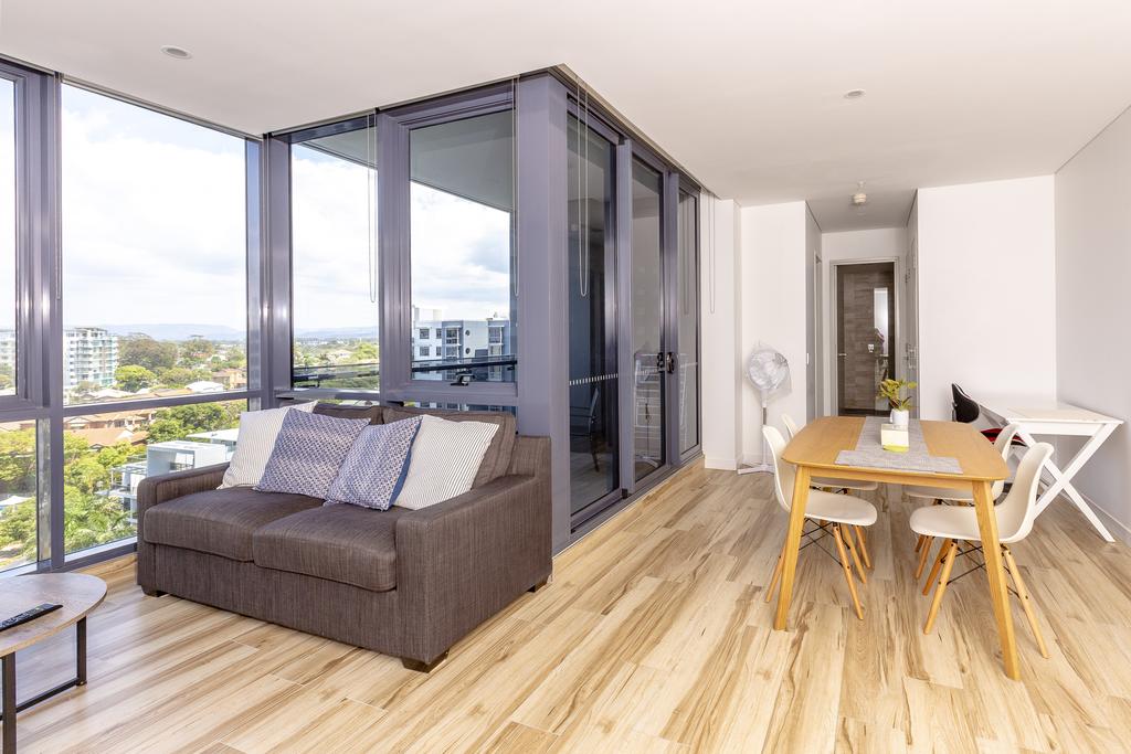 Luxury Modern Apartment In Southport With Hotel Facilities - thumb 2