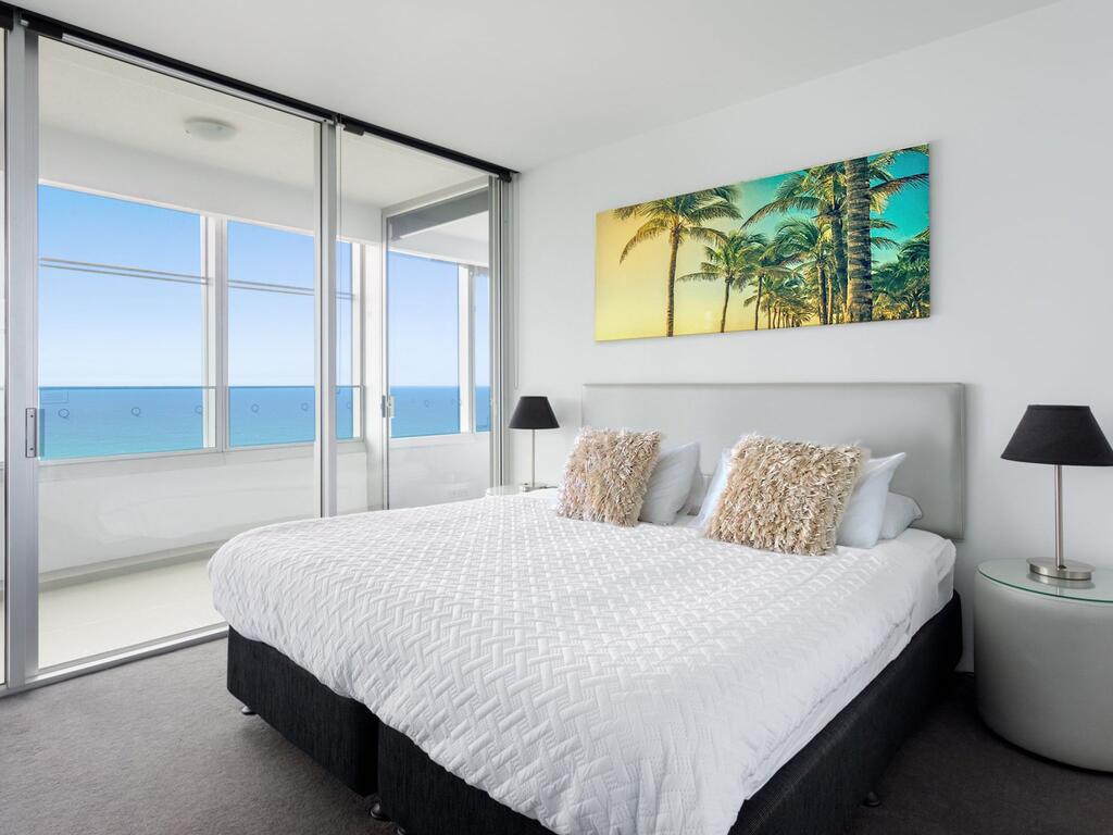 Luxury Private 3 Bedroom at the Q Surfers Paradise