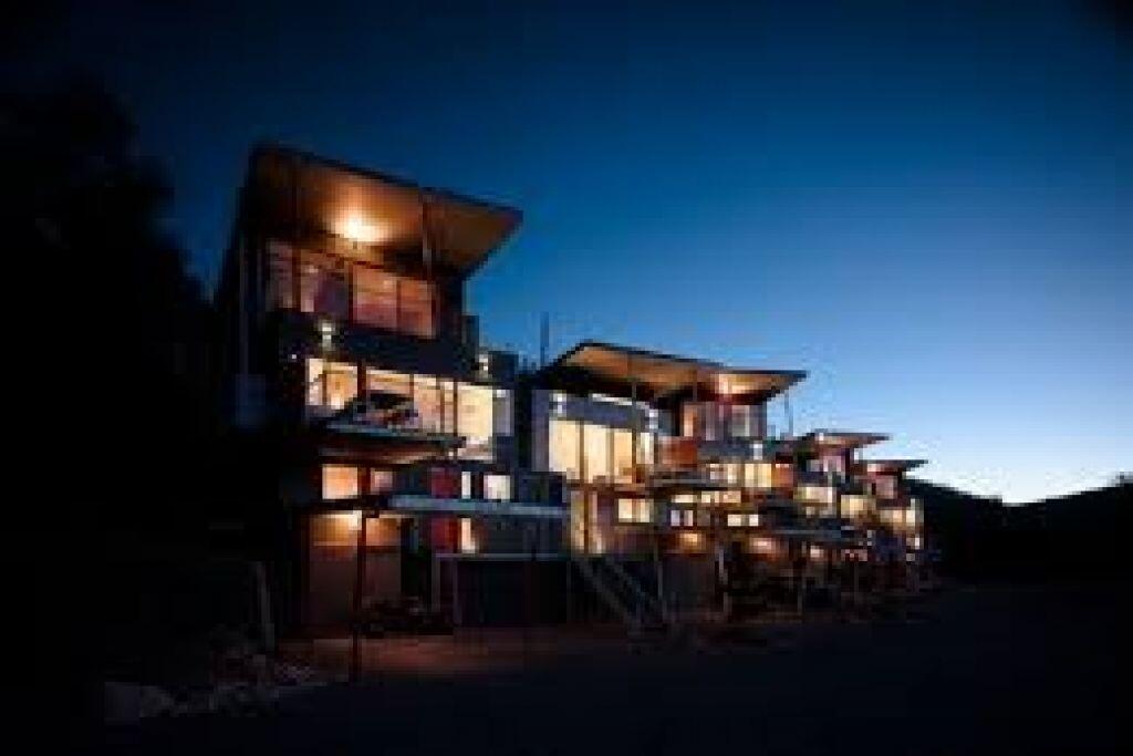 luxury Scandinavian townhouse - Accommodation Airlie Beach