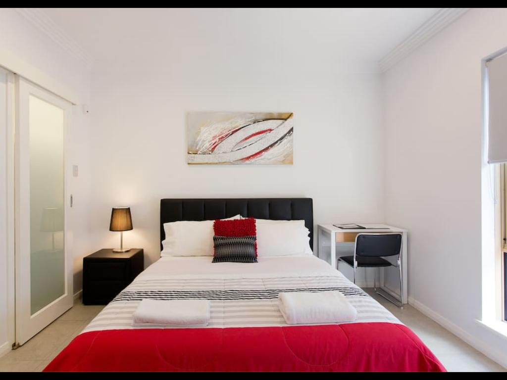 M5 Apartment In The Free Transit Zone West Perth - thumb 0