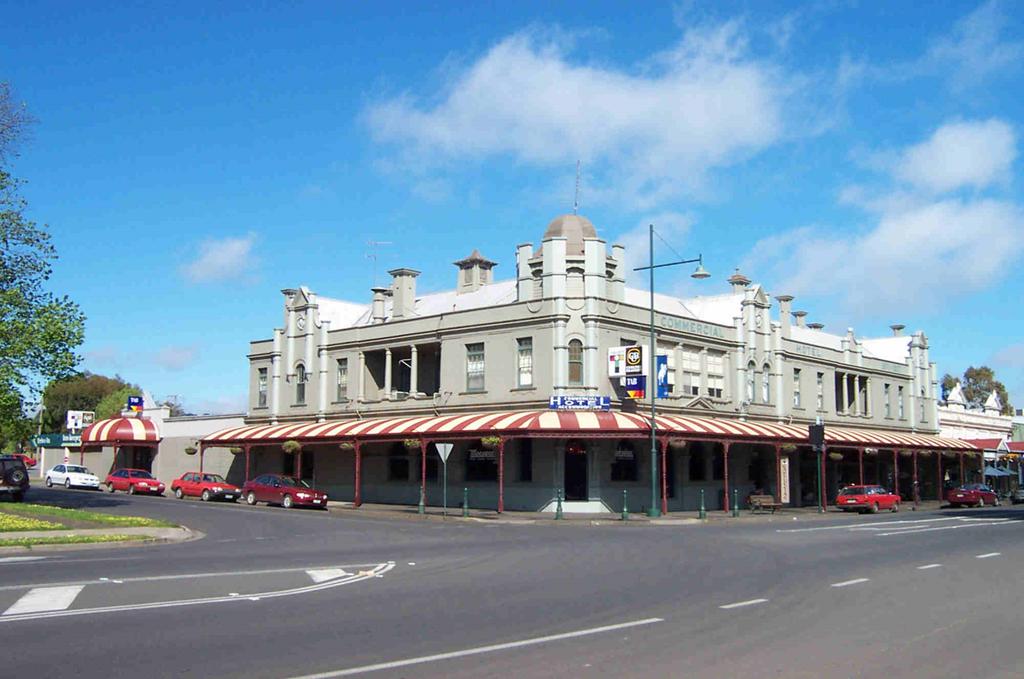 Madden's Commercial Hotel - South Australia Travel