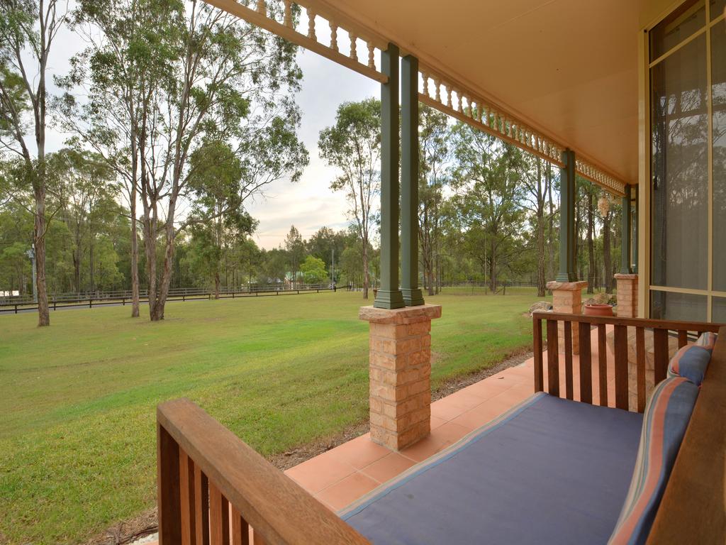 Merewether Homestead with Pool and Family friendly - Accommodation Daintree