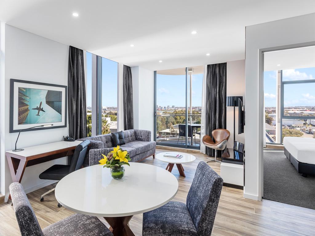 Meriton Suites Mascot Central - Accommodation Adelaide