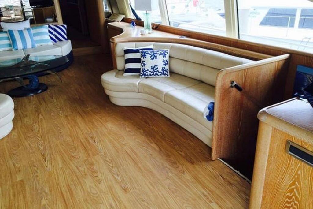 Million Dollar Luxury 90ft Yacht In Gold Coast! - thumb 1