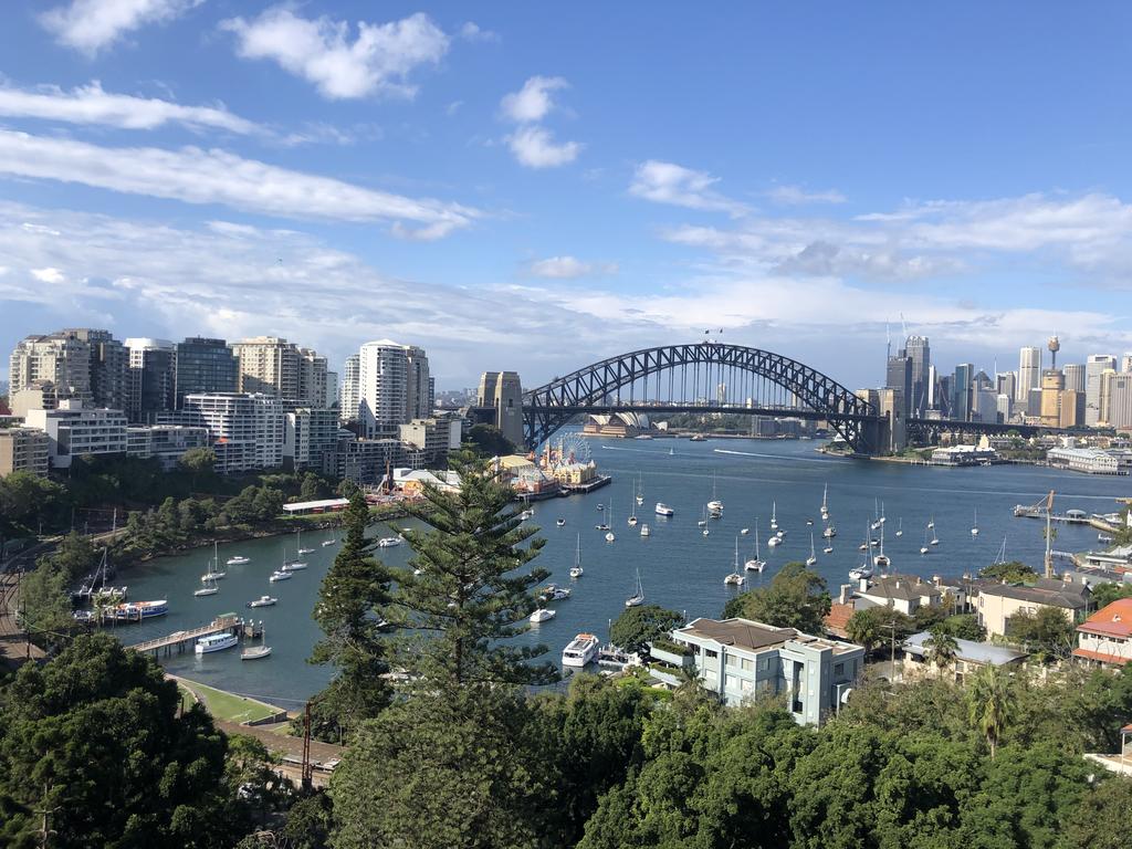 MLB38-Panoramic View Studio Near Sydney Harbour - thumb 0