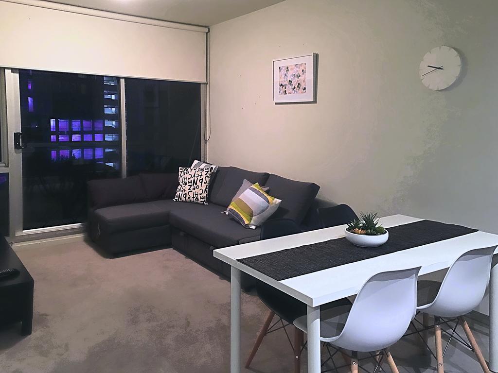 Modern CBD Apartment - Free Secure Parking And Wifi - thumb 2