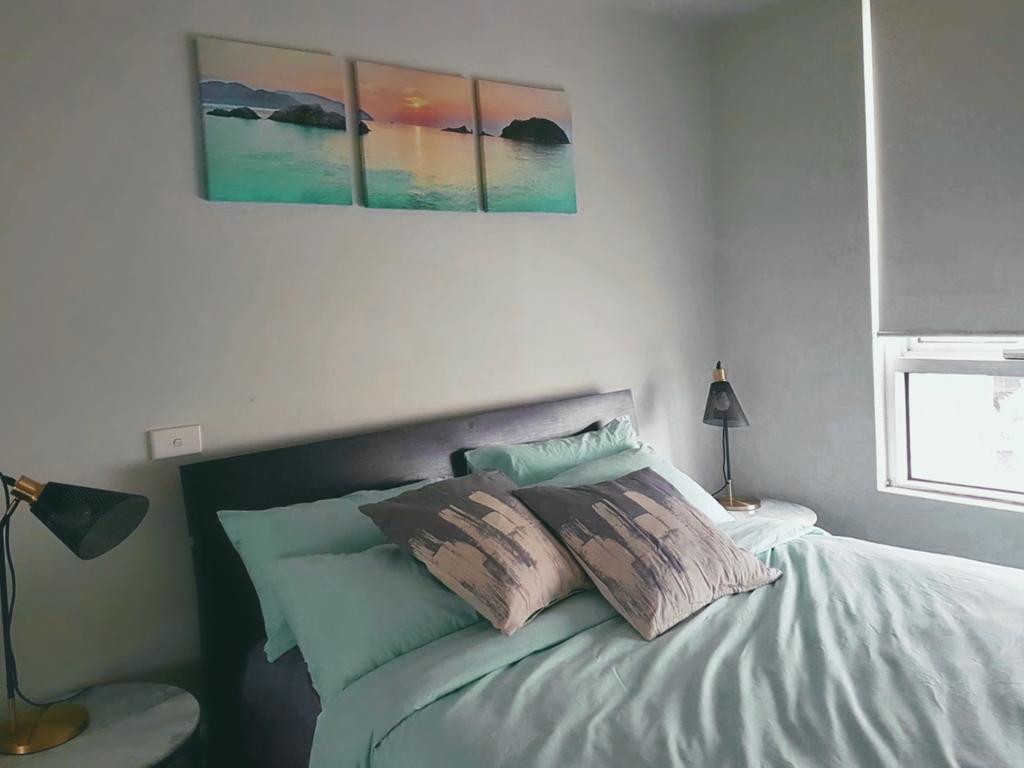 Modern CBD Apartment - Free Secure Parking And Wifi - thumb 0