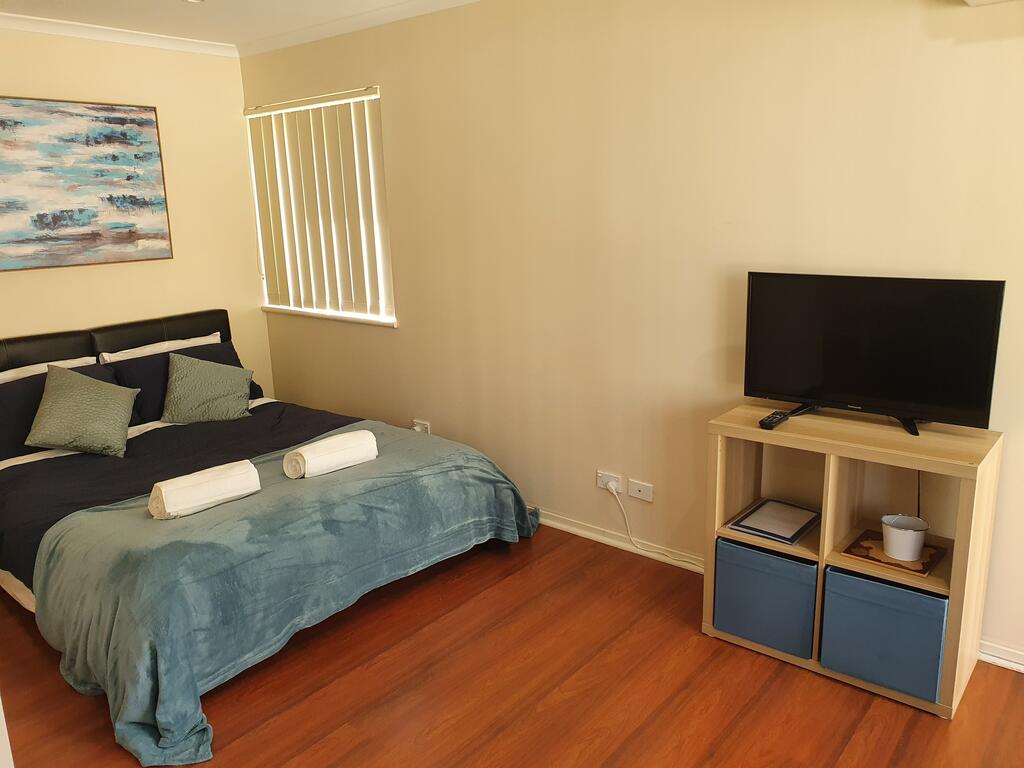 Modern Cosy Studio Close to QEH  Adelaide CBD  Airport  Beaches - New South Wales Tourism 