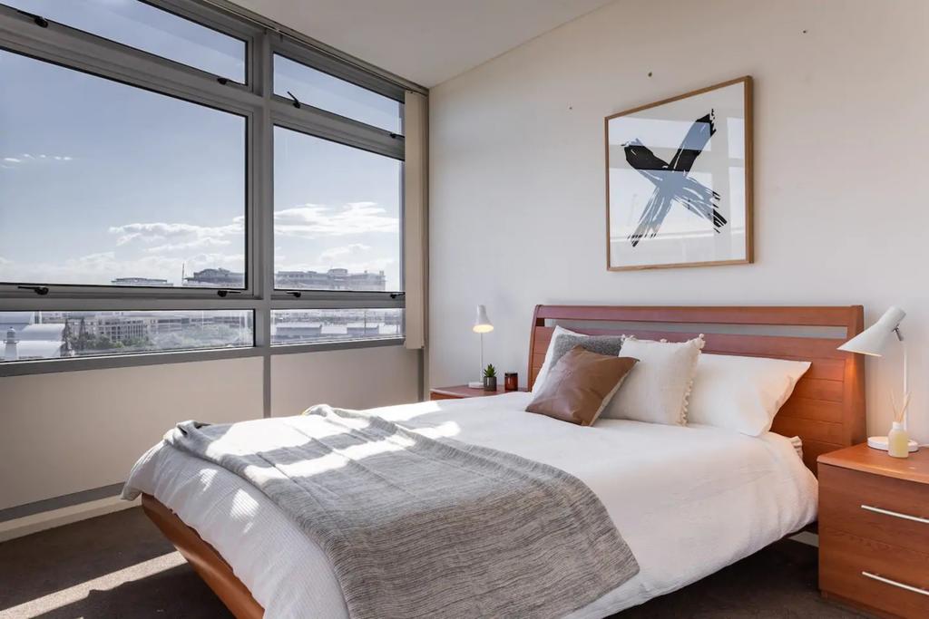 Modern Harbourside Apartment With A View - Accommodation NSW 2