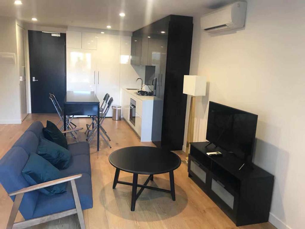 Morden apartment in the heart of Howthorn east - Accommodation Airlie Beach