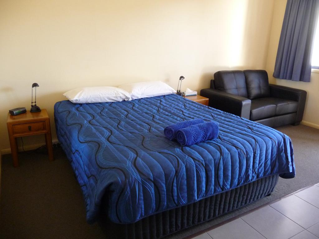 Moura Motel - Accommodation Airlie Beach