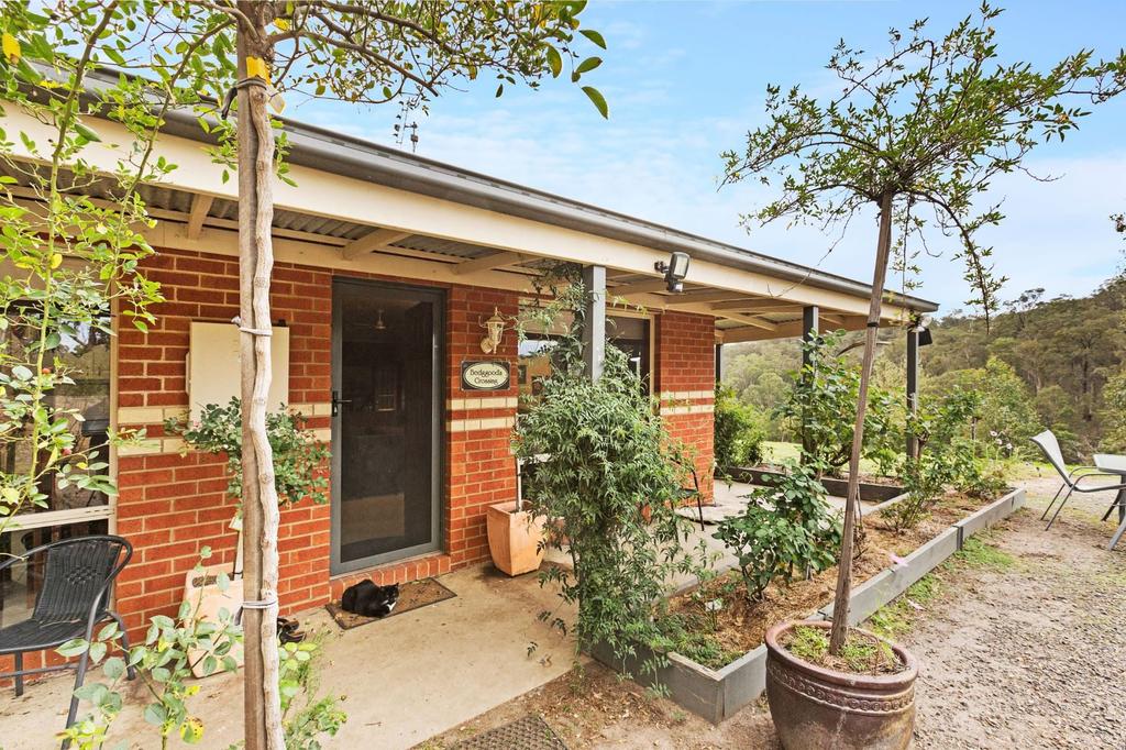Mt Taylor Country Retreat-15 minutes to Bairnsdale - Accommodation BNB