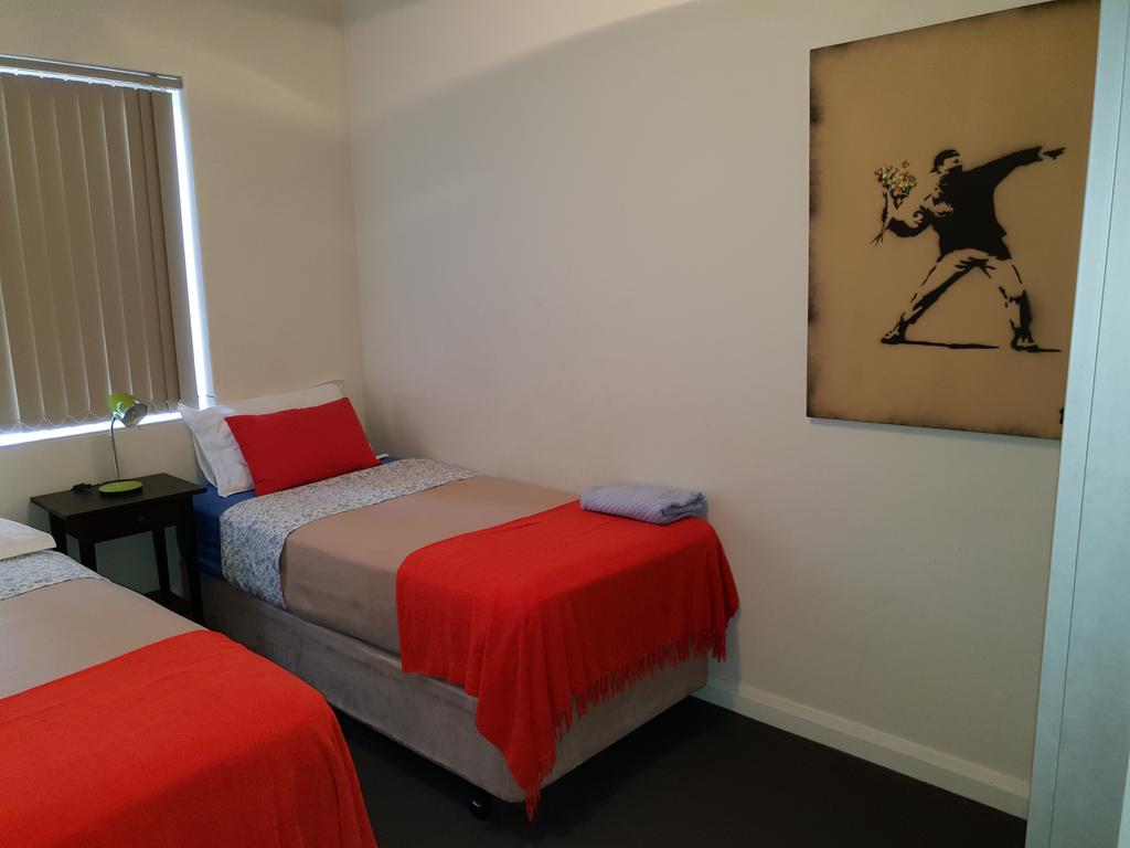 Mt.Lawley Superb 2 BR Location Comfort, Style 1 - thumb 2