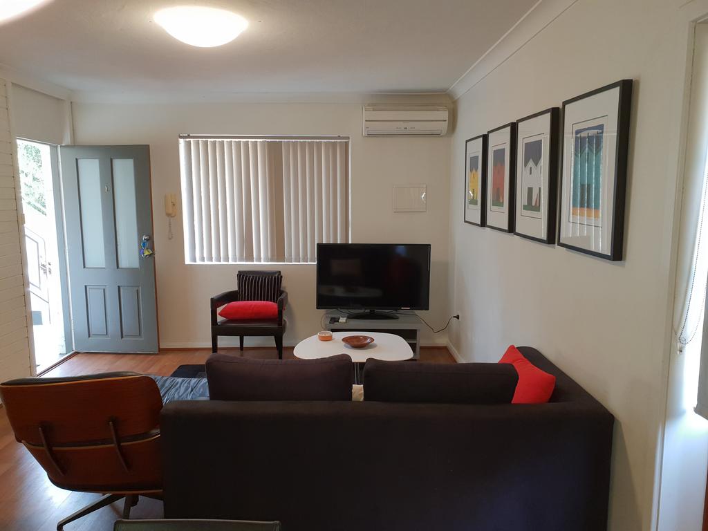 Mt.Lawley Superb 2 BR Location Comfort, Style 1 - thumb 1