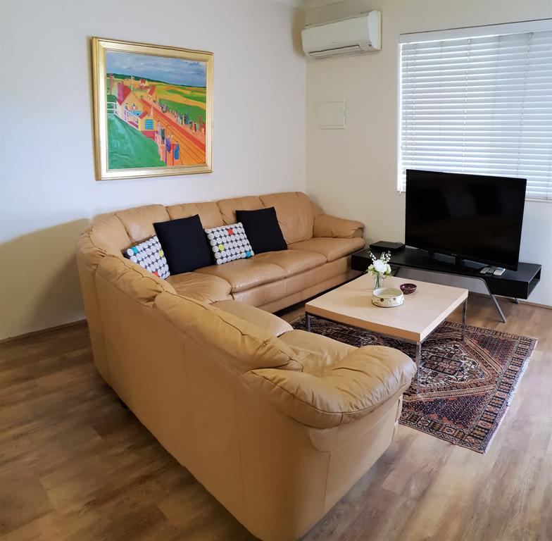 Mt.Lawley Superb 2 BR Location Comfort, Style 2 - Accommodation Perth 2