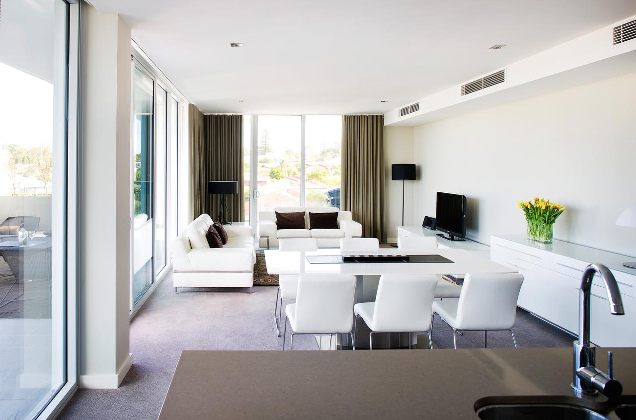 Claremont Quarter Luxury Apartment - Redcliffe Tourism 5