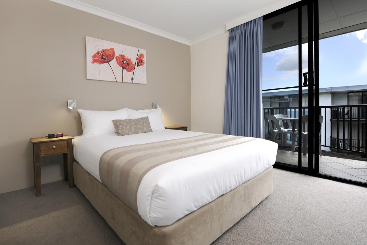 Lodestar Waterside Apartments - Accommodation Perth 6