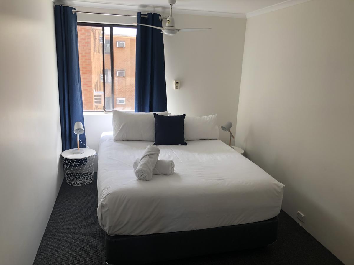 Inner City Apartments Hotel - Accommodation Perth 11