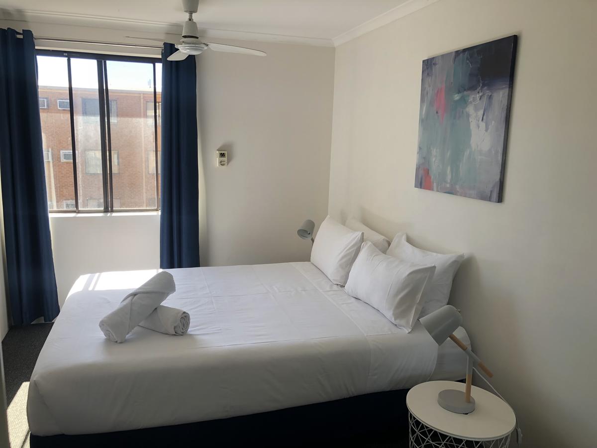 Inner City Apartments Hotel - Accommodation Perth 14