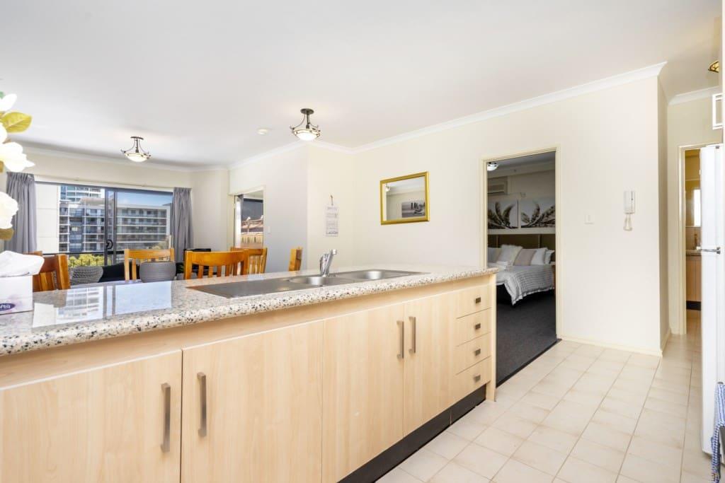Oversized Eastend Sleeps 6 Free PARKING+POOL WIFI - Redcliffe Tourism 39
