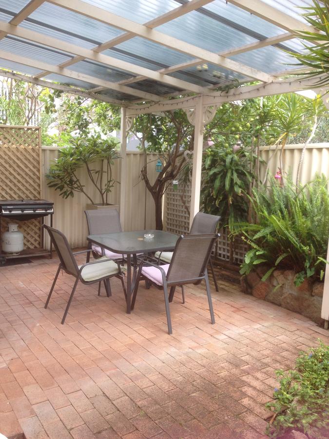 Leederville Townhouse - Redcliffe Tourism 6