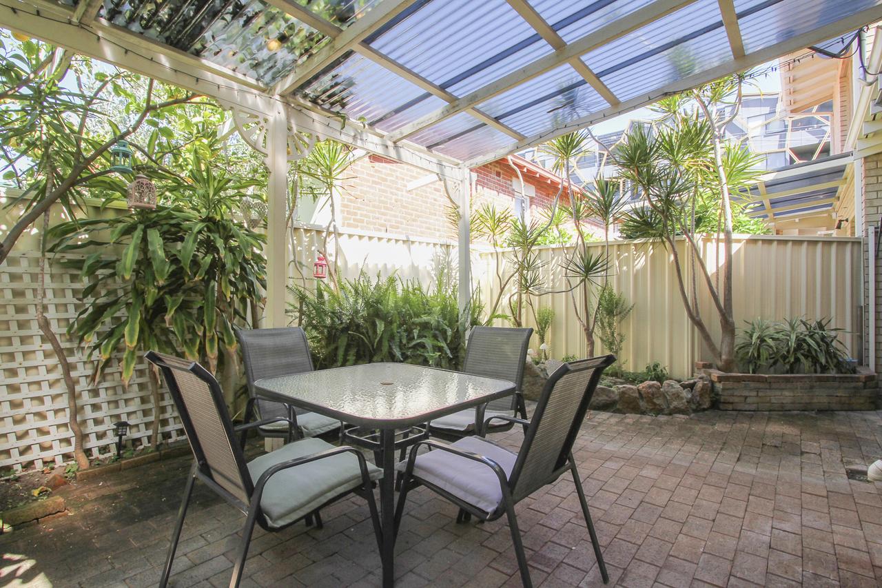Leederville Townhouse - Redcliffe Tourism 11