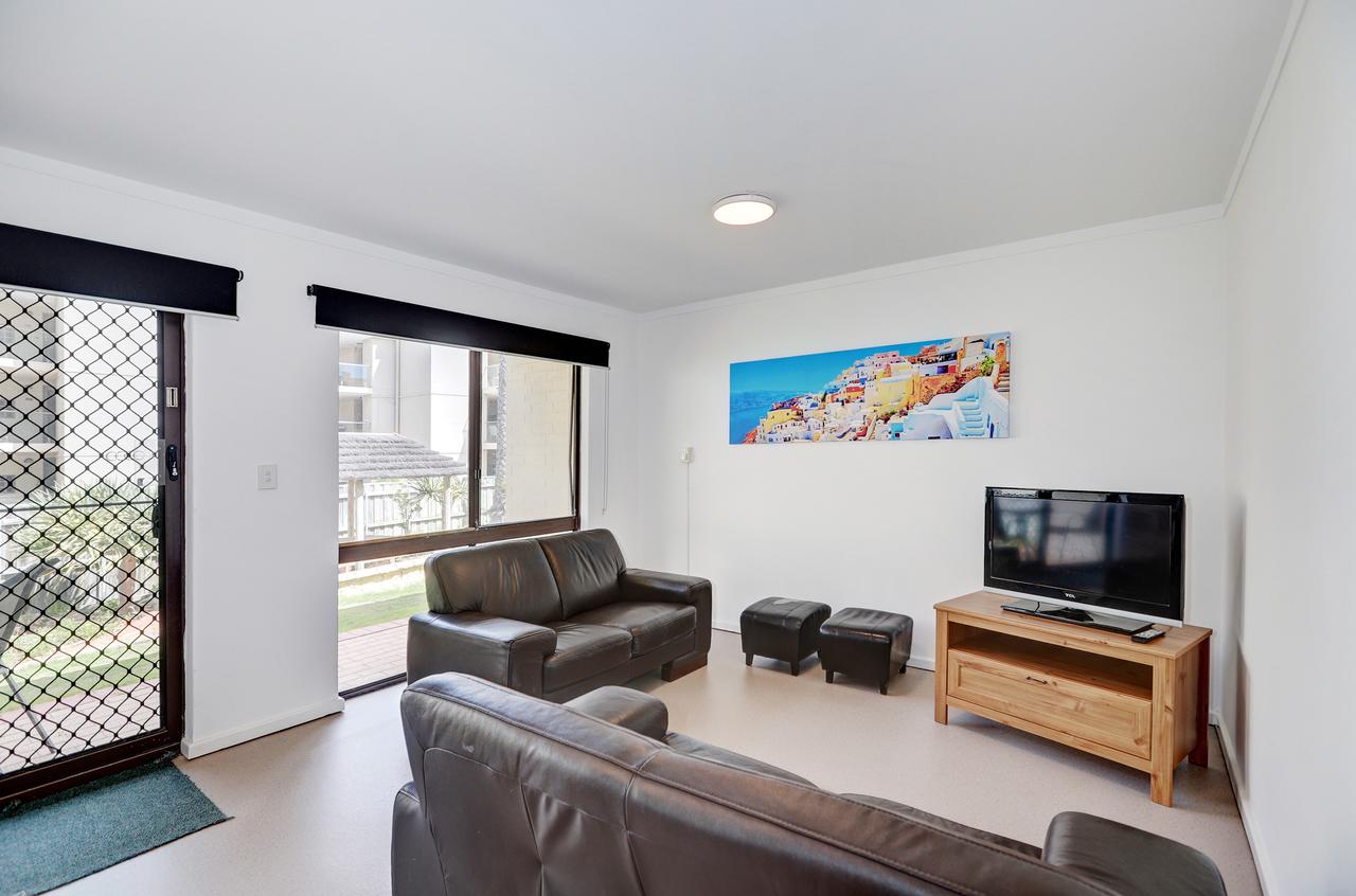 West Beach Lagoon 206 Great Value - Redcliffe Tourism 13