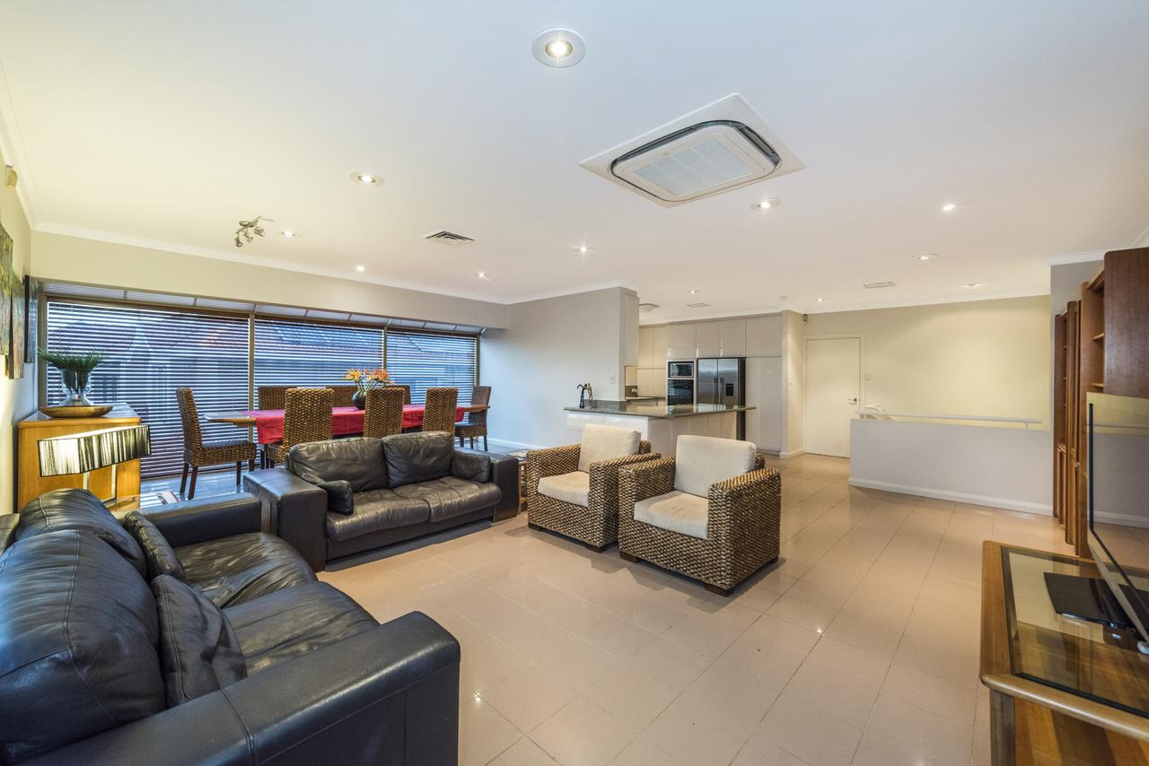 Perth Luxury Accommodation - thumb 42