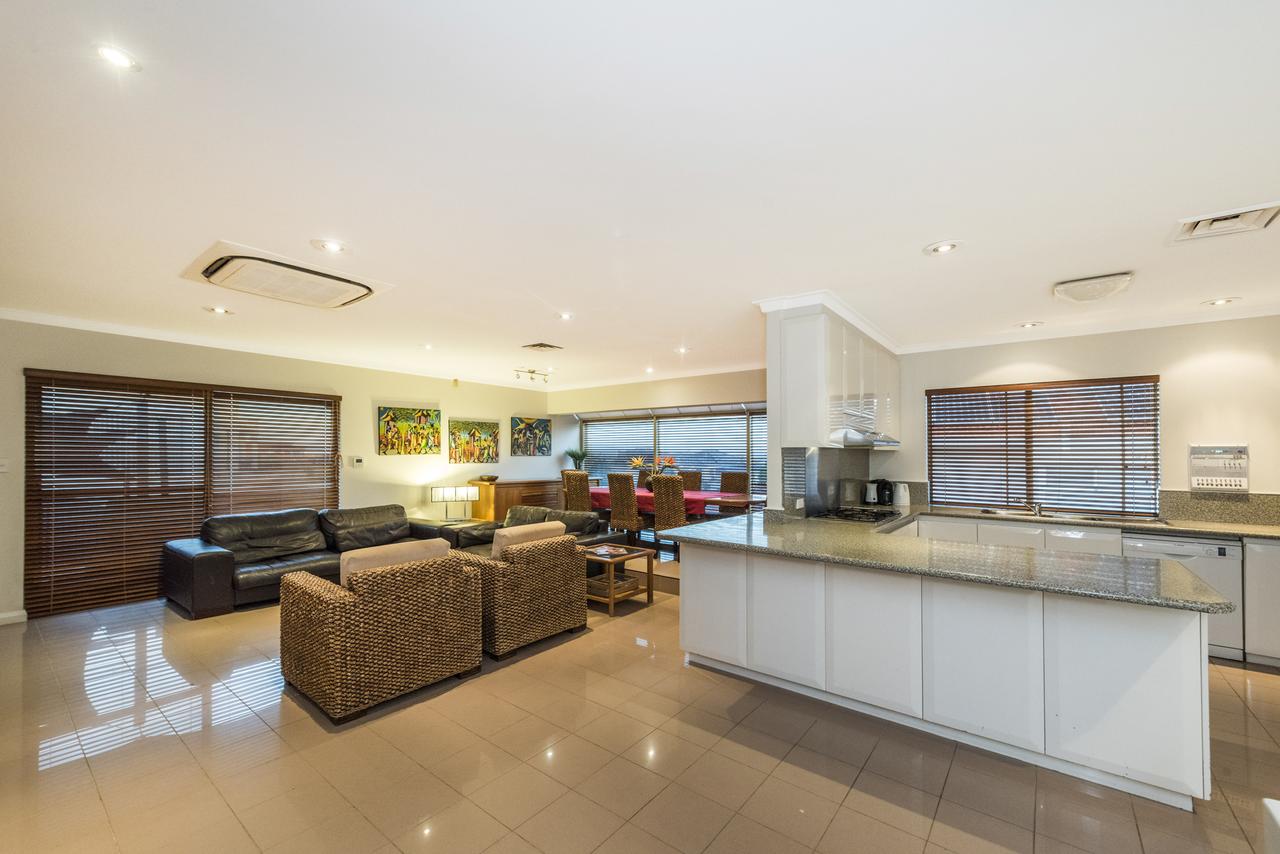 Perth Luxury Accommodation - thumb 37