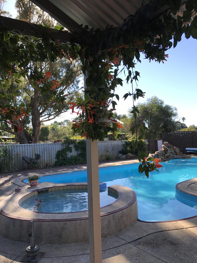 Swan Valley Rest Cottage - Redcliffe Tourism 22