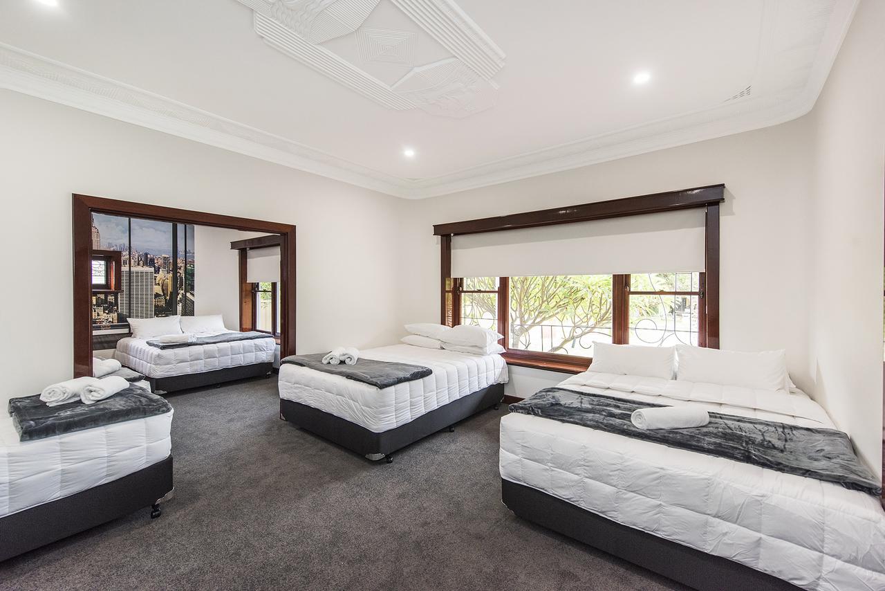 Big House Heated Pool 11 Beds Como / South Perth / Applecross - thumb 17