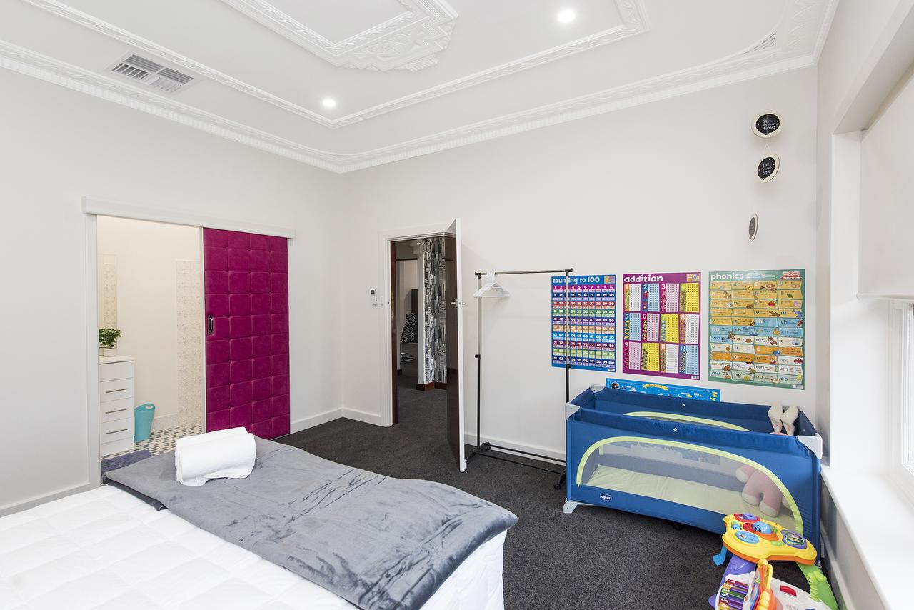Big House Heated Pool 11 Beds Como / South Perth / Applecross - thumb 15
