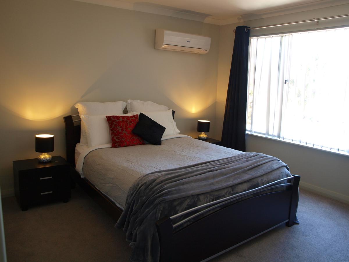 Hamersley Apartment - Redcliffe Tourism 0