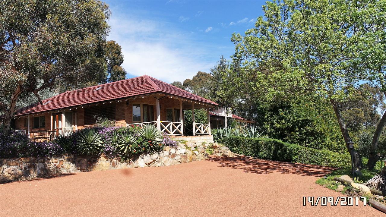 Eleebana Guest House - Accommodation Perth