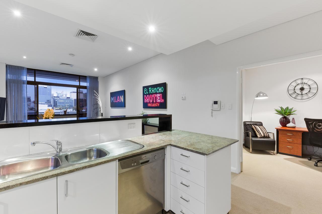 The Executive Penthouse - Accommodation Perth 14