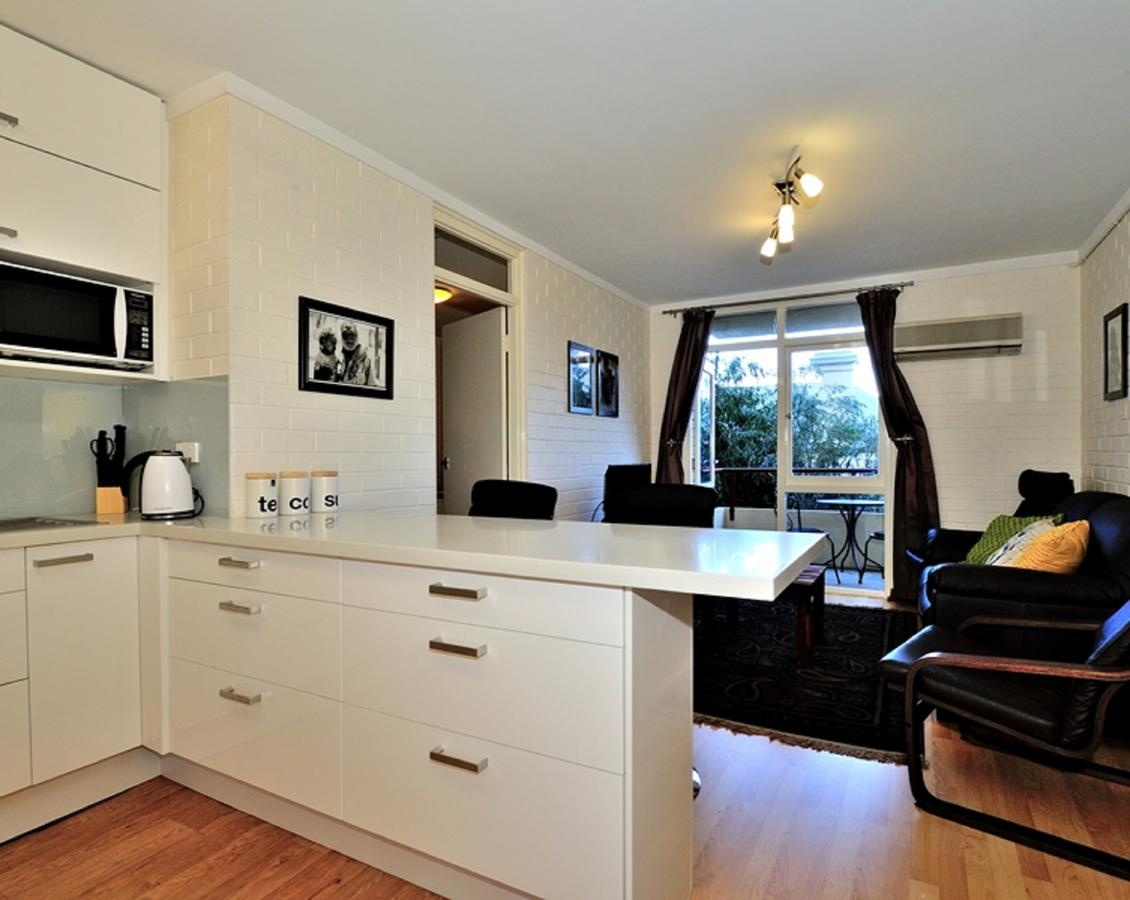 Cappuccino Delight - 1 Bedroom Central Fremantle Apartment - Accommodation ACT 5