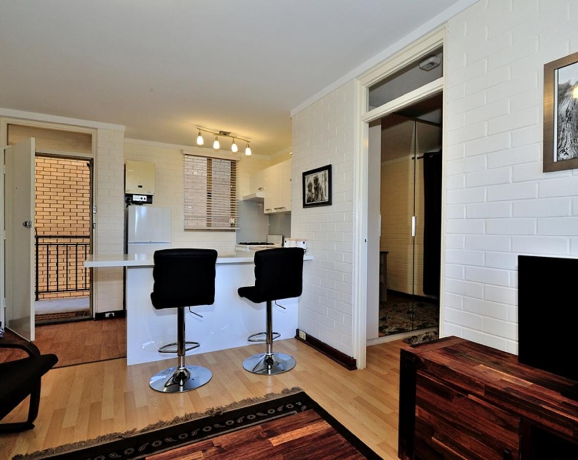 Cappuccino Delight - 1 Bedroom Central Fremantle Apartment - Redcliffe Tourism 2