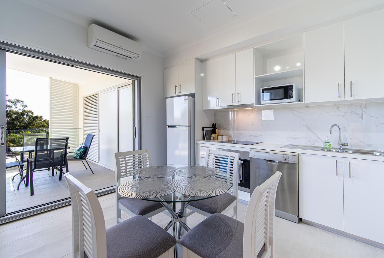 New Apartment On Great Location Opposite Garden City : 02 - Redcliffe Tourism 0
