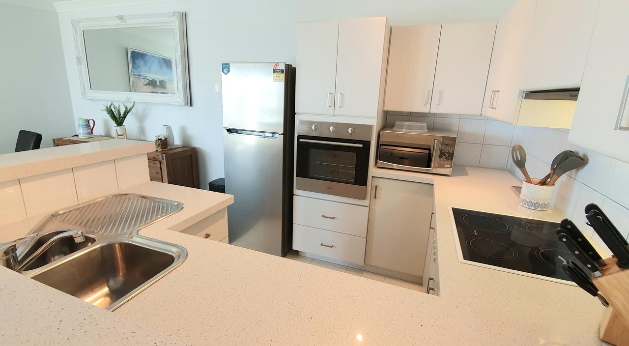 Sandcastles Beachfront ☆ Luxury Retreat Apartment - Redcliffe Tourism 23