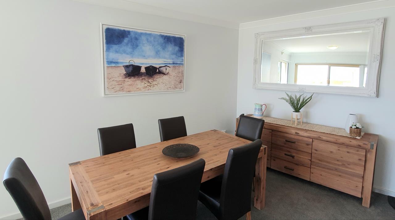 Sandcastles Beachfront ☆ Luxury Retreat Apartment - Accommodation ACT 11