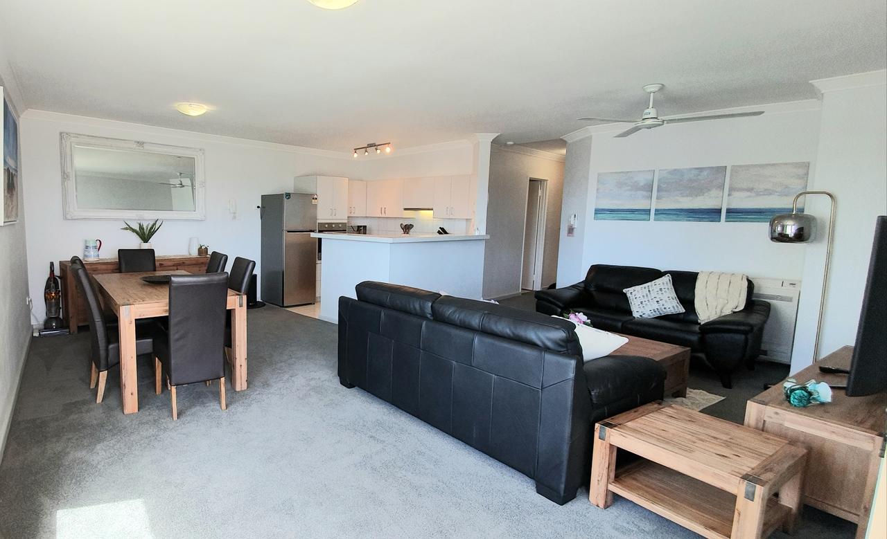 Sandcastles Beachfront ☆ Luxury Retreat Apartment - Redcliffe Tourism 5