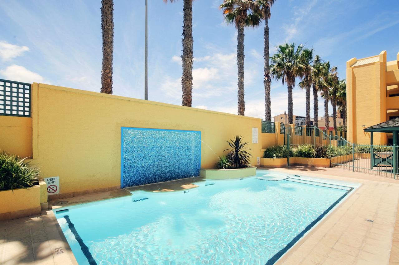 Sandcastles Beachfront ☆ Luxury Retreat Apartment - thumb 17