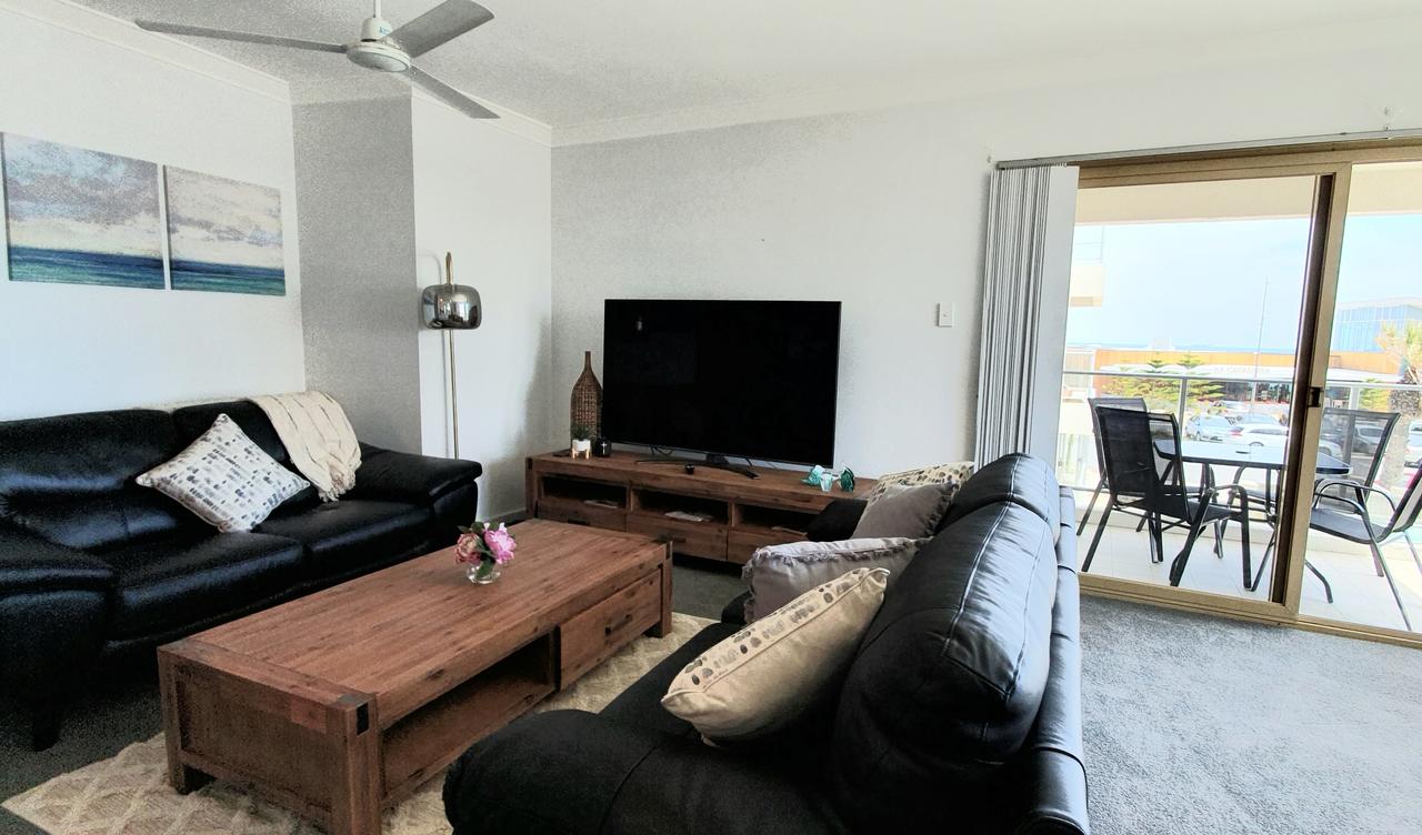 Sandcastles Beachfront ☆ Luxury Retreat Apartment - thumb 29