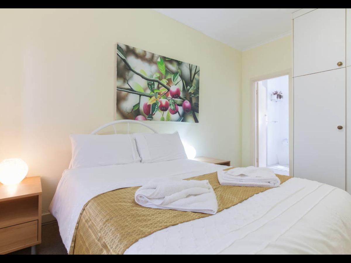 Broadway Apartments - Accommodation Airlie Beach
