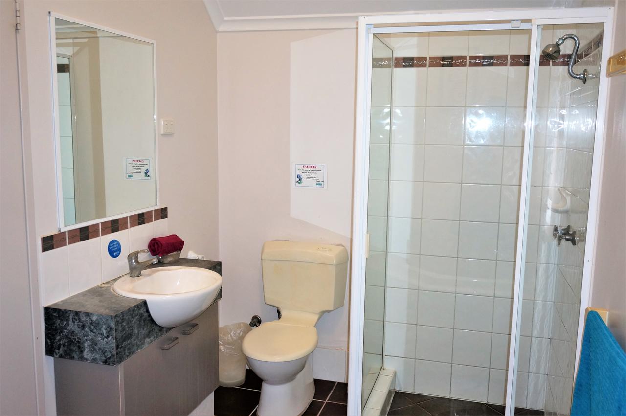 Osprey Holiday Village Unit 213/1 Bedroom - Spa Bath, King Size Bed, Perfect For Any Couple - thumb 7