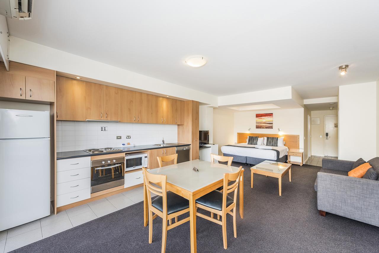 Ascot Quays Apartment 102 - Accommodation ACT 12