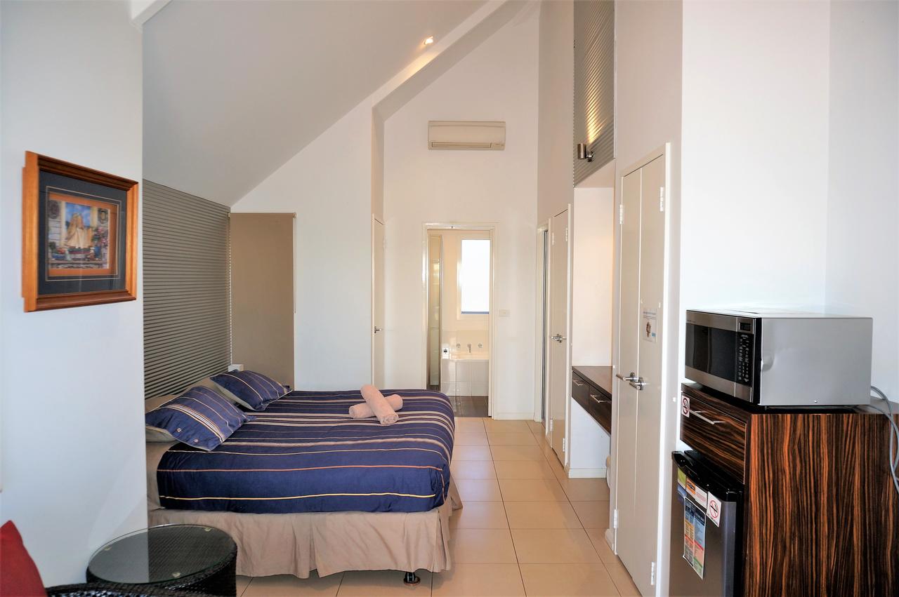 Osprey Holiday Village Unit 103/1 Bed - Perfect Short Stay Apartment With King Size Bed - Darwin Tourism 2