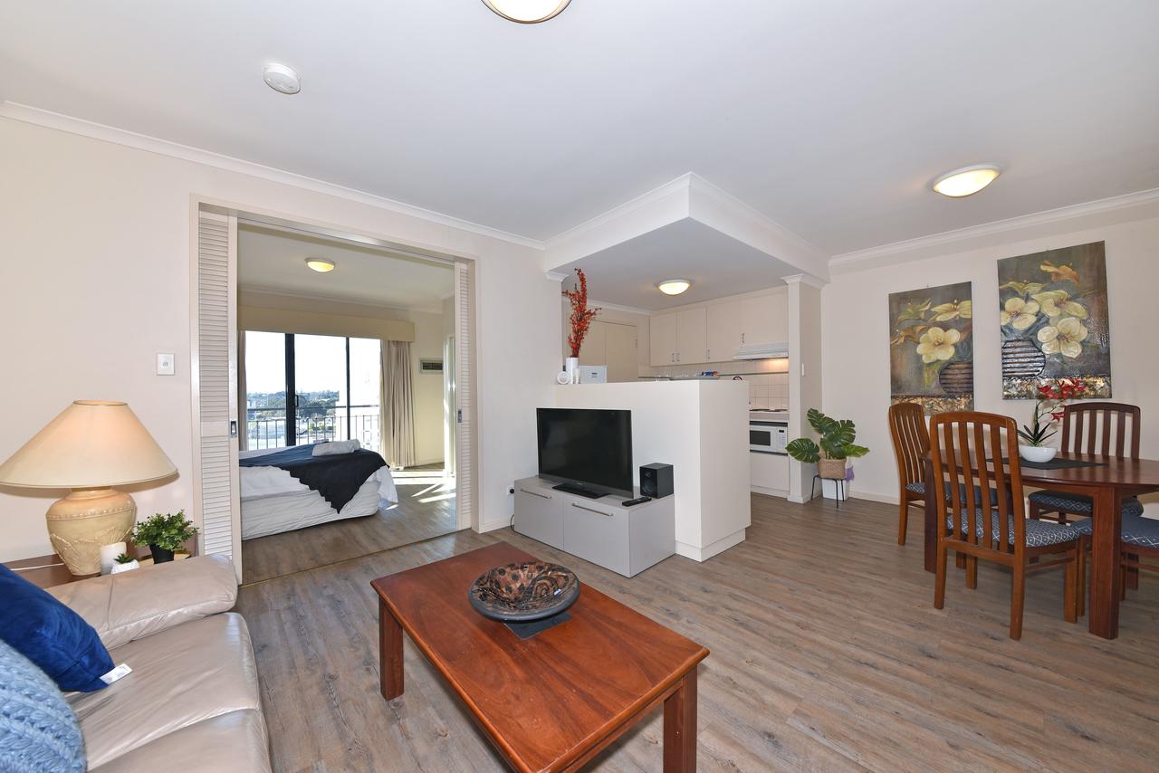 Inner Perth CBD 1X1 Apartment: 605451 - Redcliffe Tourism 9