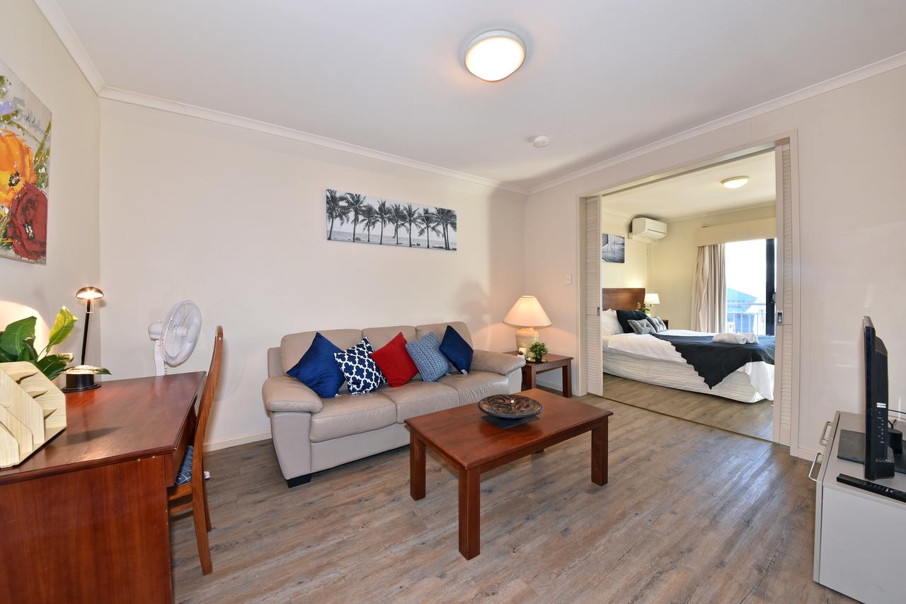 Inner Perth CBD 1X1 Apartment: 605451 - Redcliffe Tourism 6